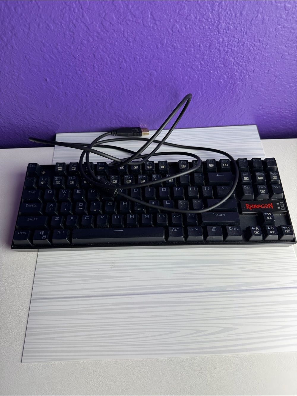 Redragon K552 Kumara Mechanical Gaming Keyboard TKL Wired Black Light Up Used